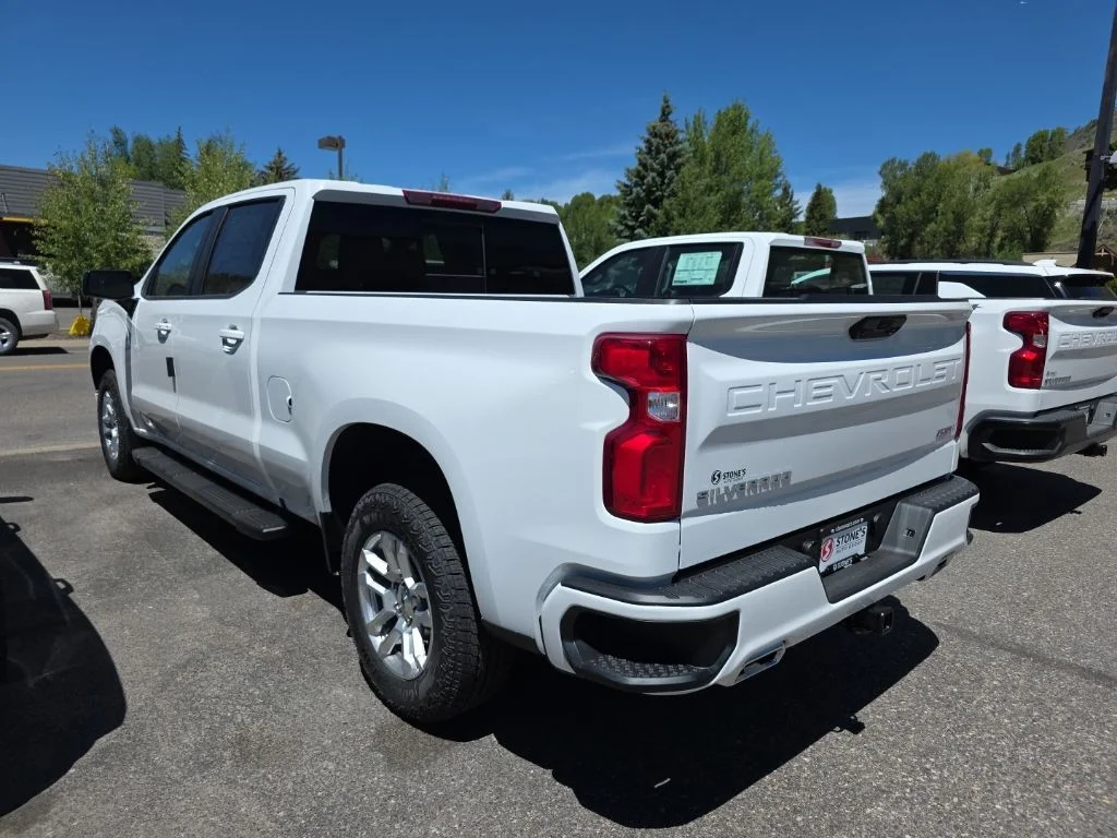 New 2026 Summit White Chevrolet RST image 7