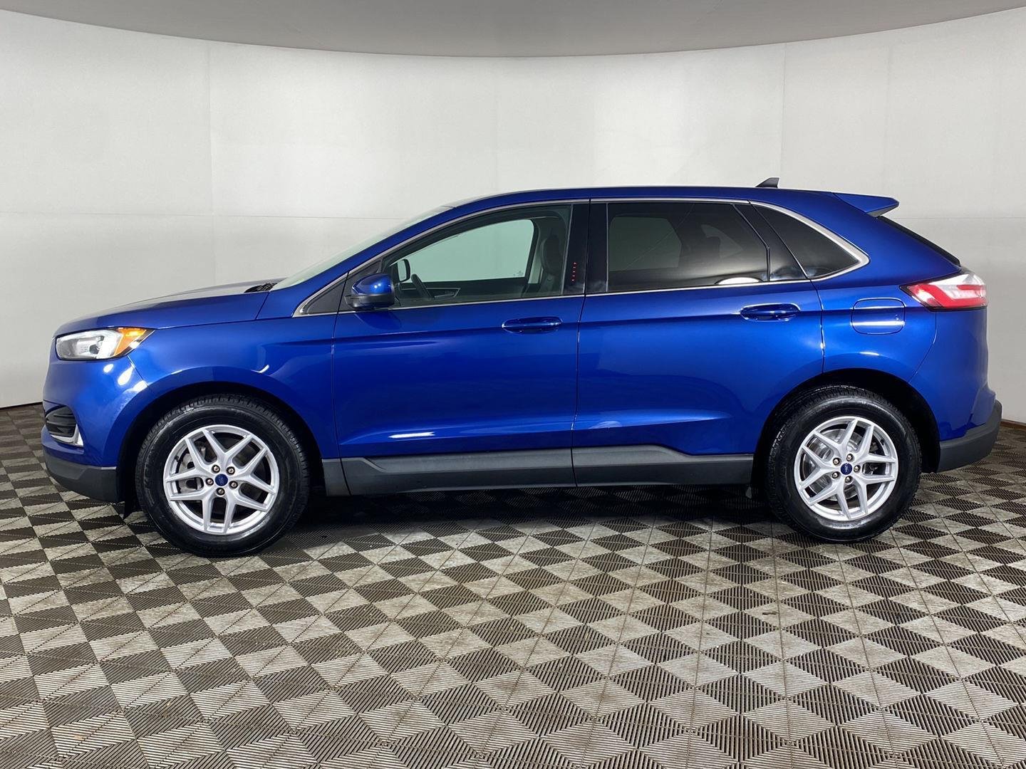 Used 2021 Blue Metallic Ford SEL image 25