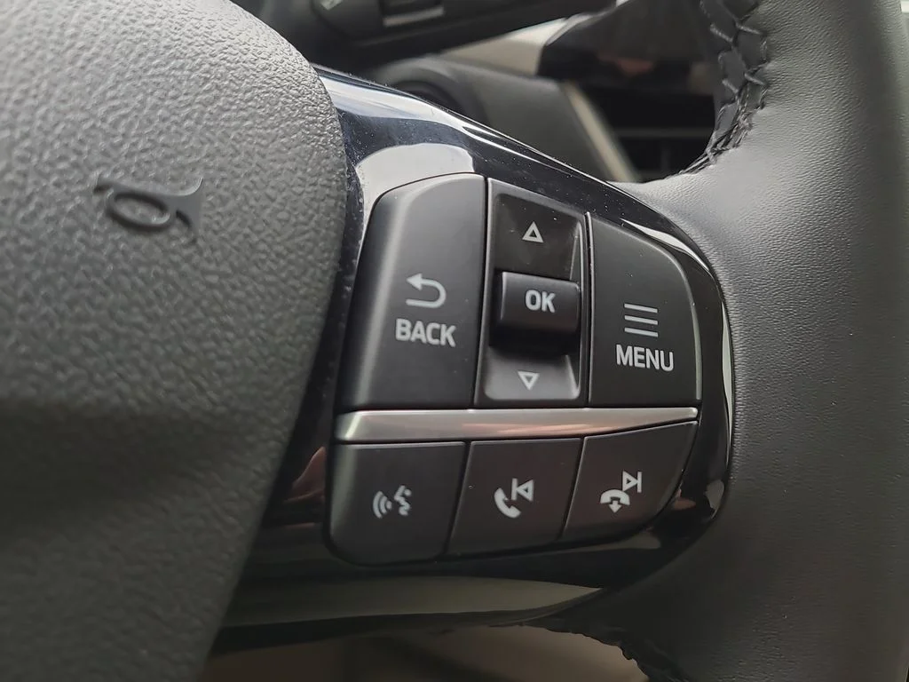 Used 2022 Blue Ford SEL image 31