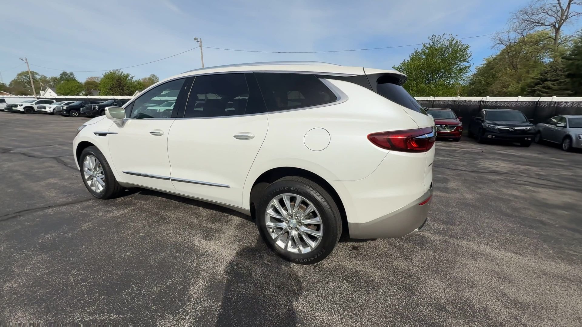 Used 2018 White Frost Tricoat Buick Essence image 6