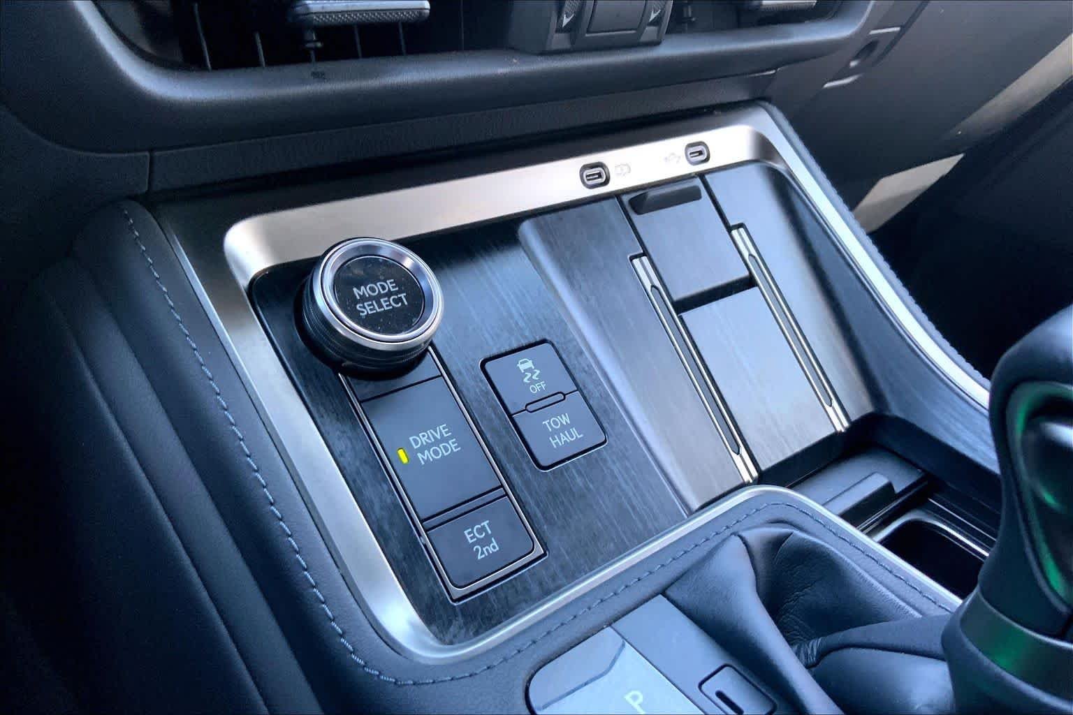2024 Lexus GX Luxury - Photo 35