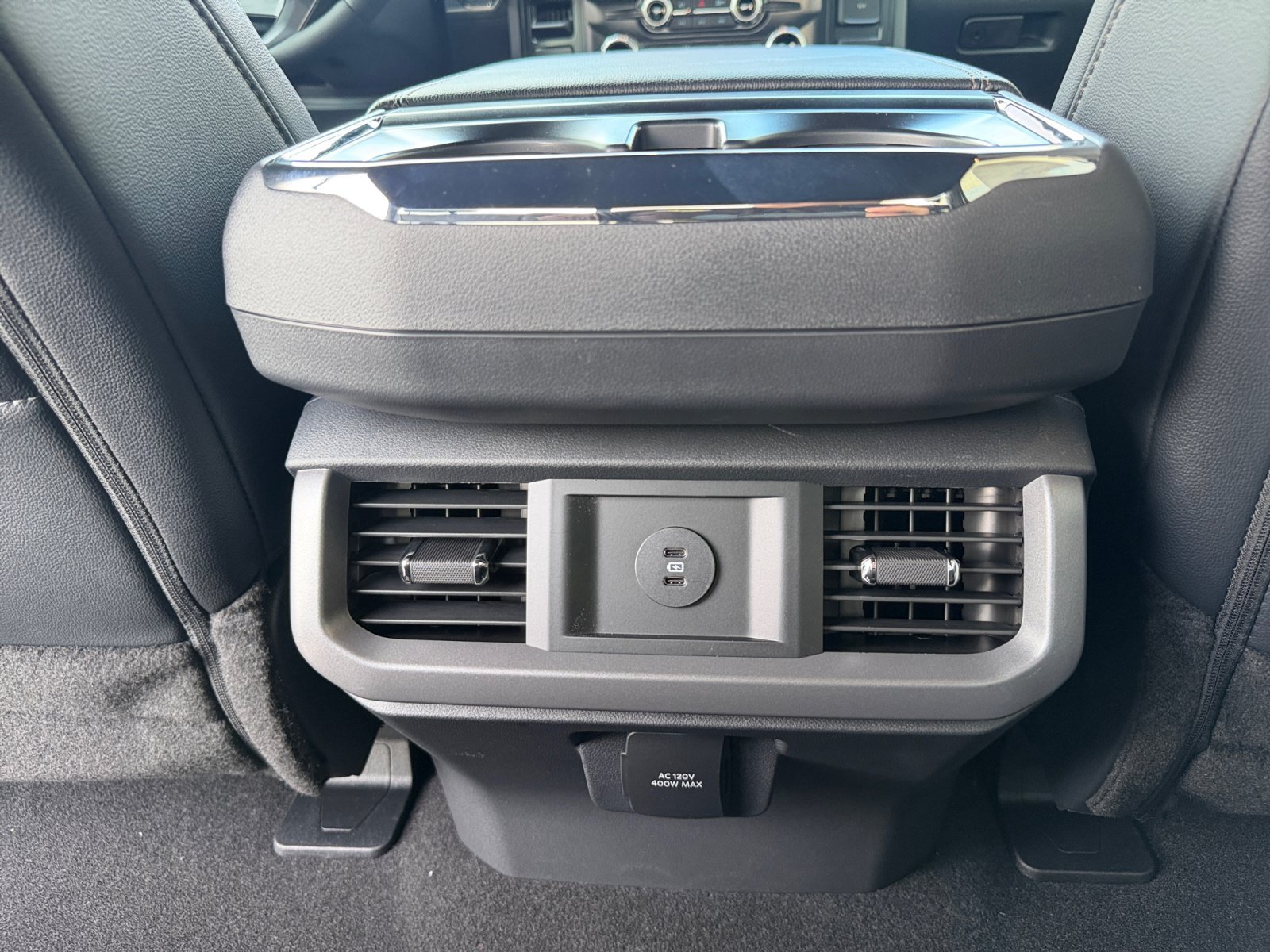 New 2026 Carbonized Gray Metallic Ford LARIAT image 23