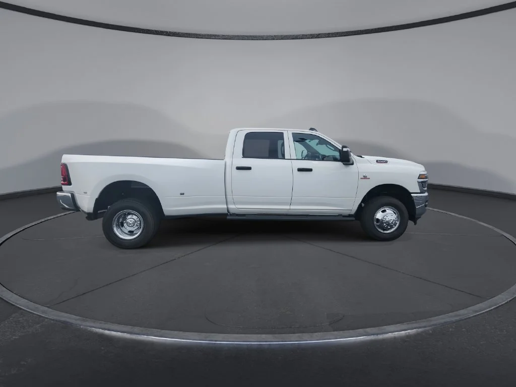 New 2026 Bright White Clear-Coat Exterior Paint RAM Tradesman image 9