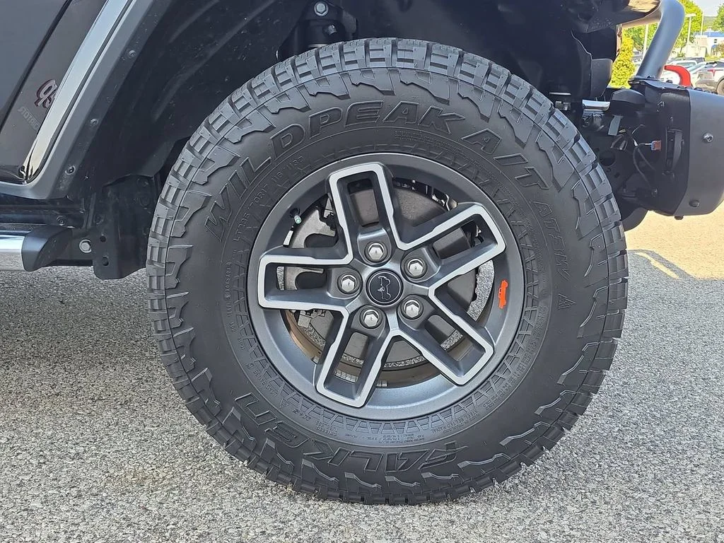 Certified Used 2024 Black Jeep Mojave image 34