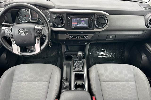 Used 2019 White Toyota SR5 image 15