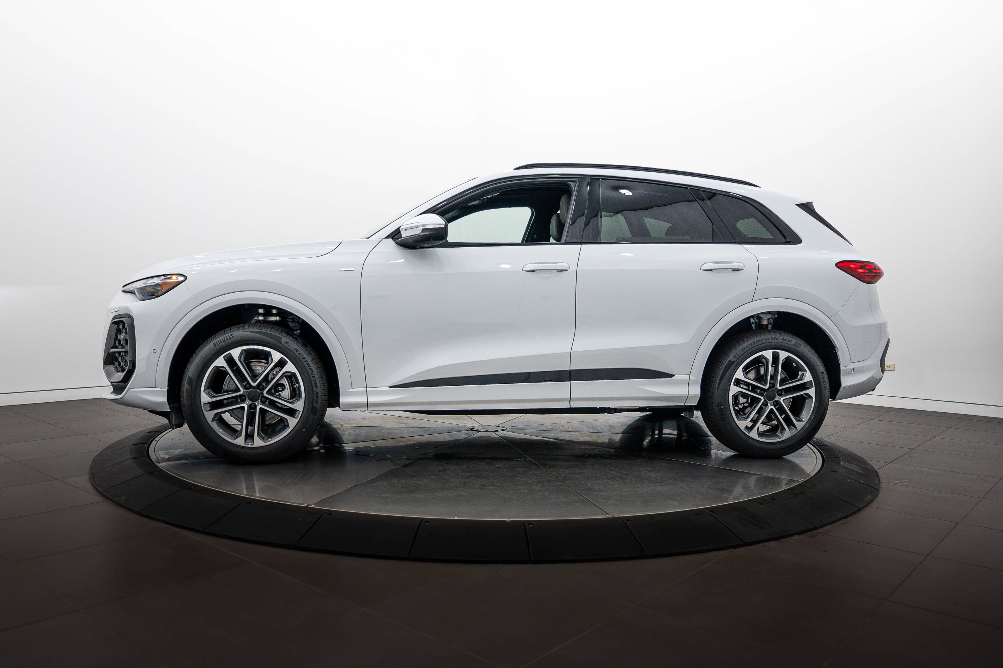 New 2026 Glacier White Audi Premium image 6