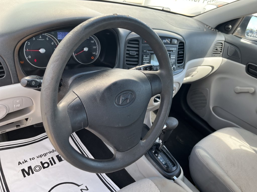 Used 2011 Silver Hyundai GLS image 14
