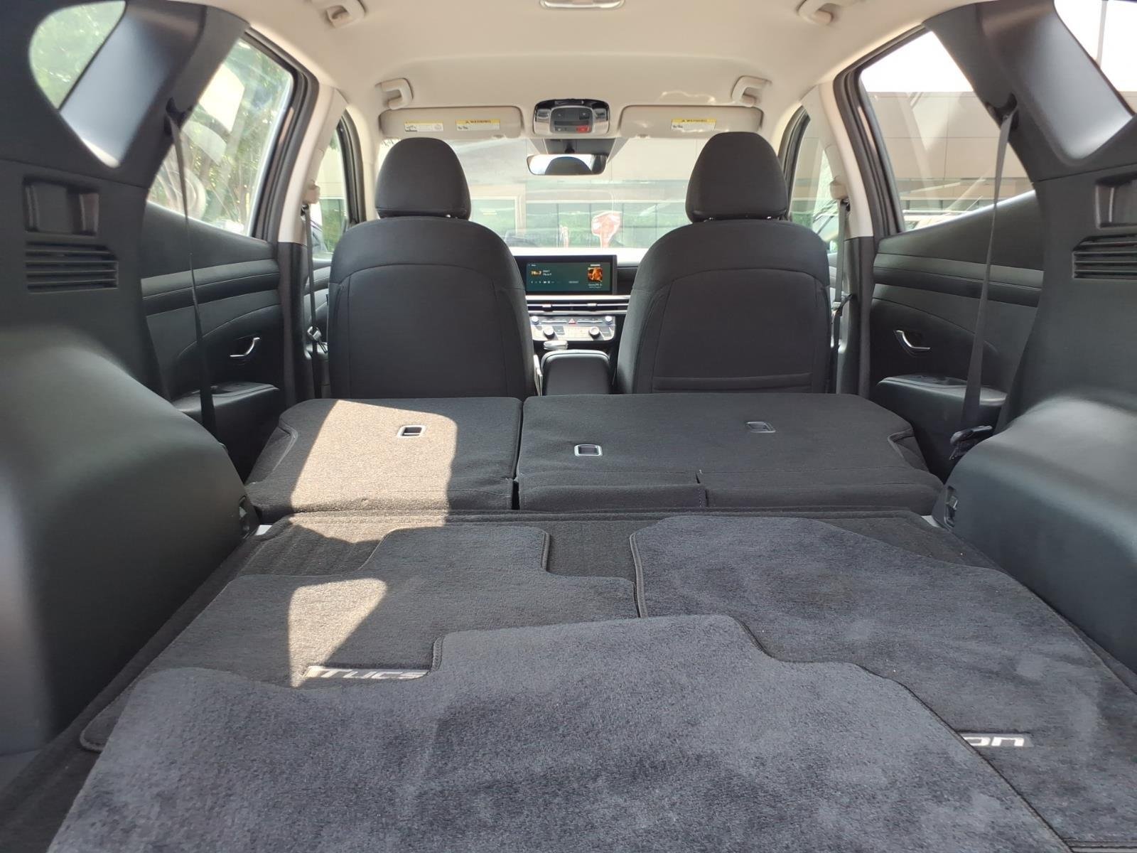 Used 2025 Hampton Gray Hyundai SE image 31
