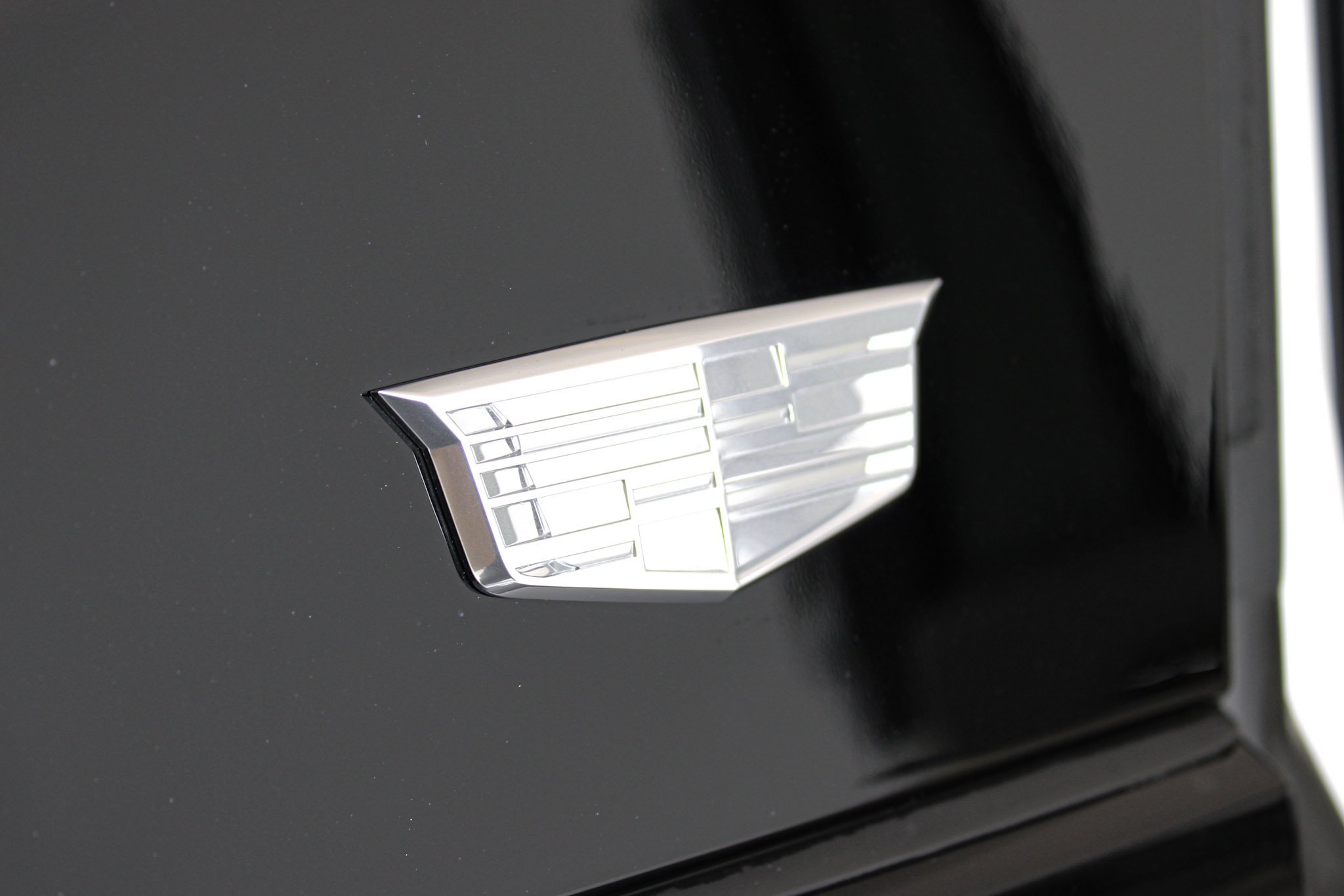 Used 2025 Crystal White Tricoat Cadillac Sport Platinum image 42