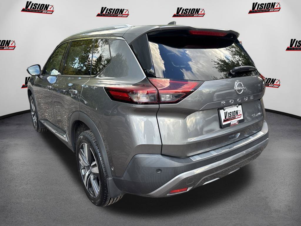 Used 2023 Gray Nissan SL image 7
