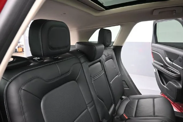 Used 2023 Red Lincoln Grand Touring image 27