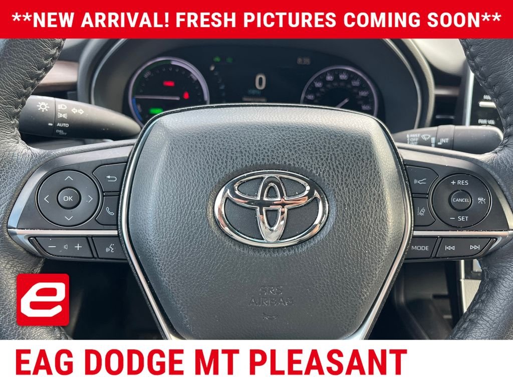 Used 2022 Red Toyota XLE Plus image 7
