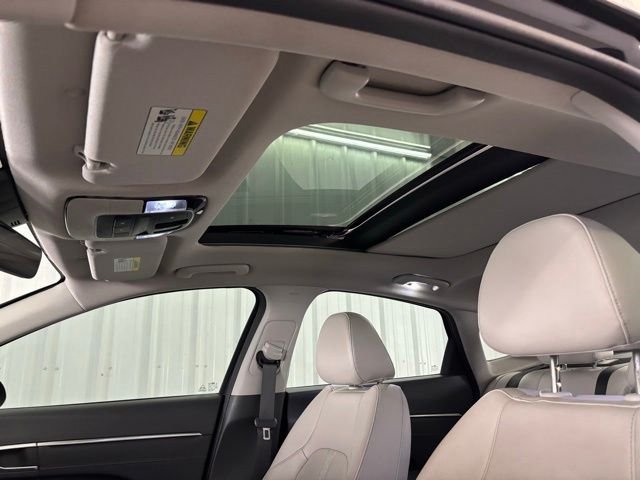 Used 2020 Black Hyundai Limited image 9