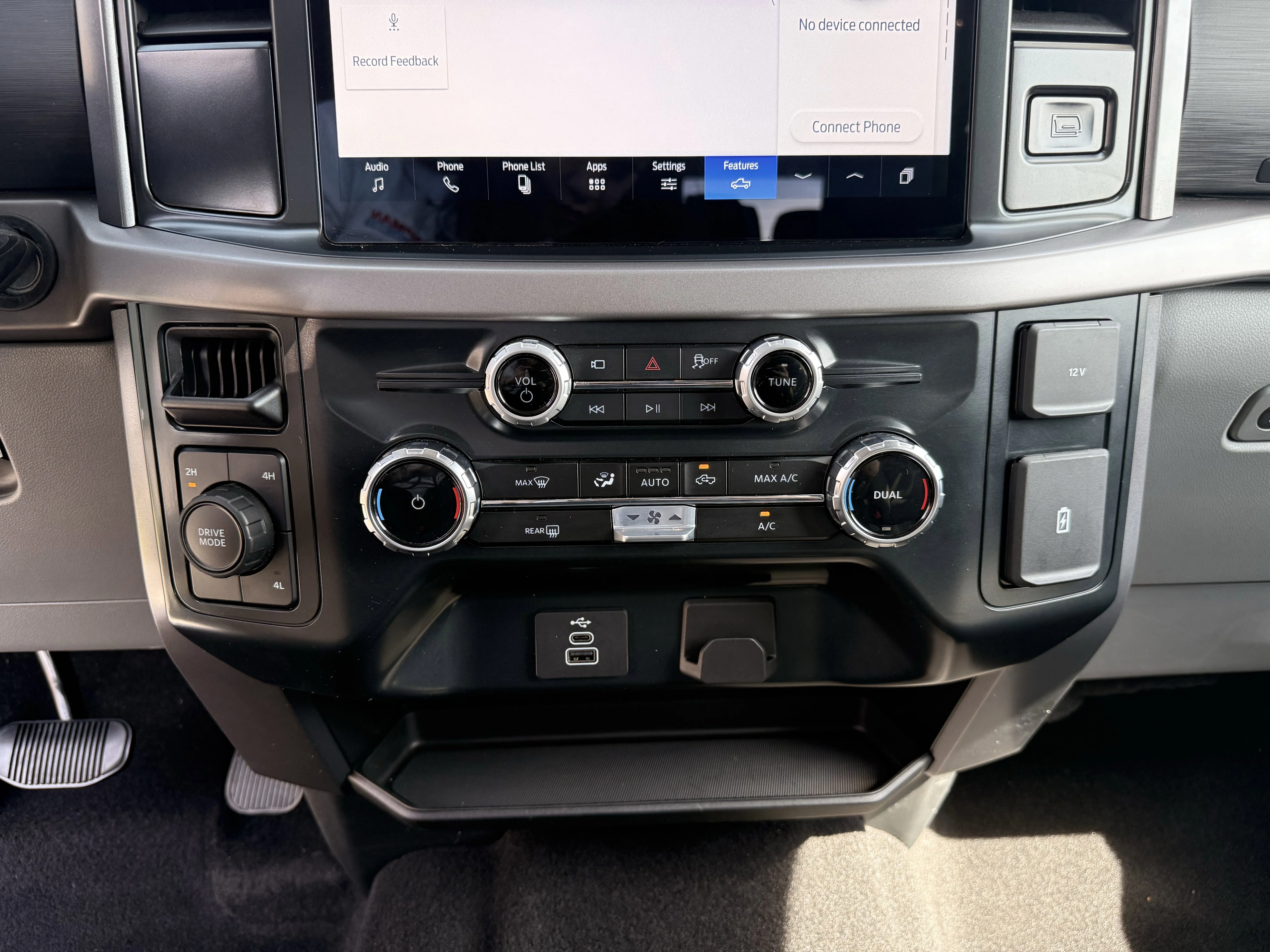 Used 2025 Silver Metallic Ford XLT image 24