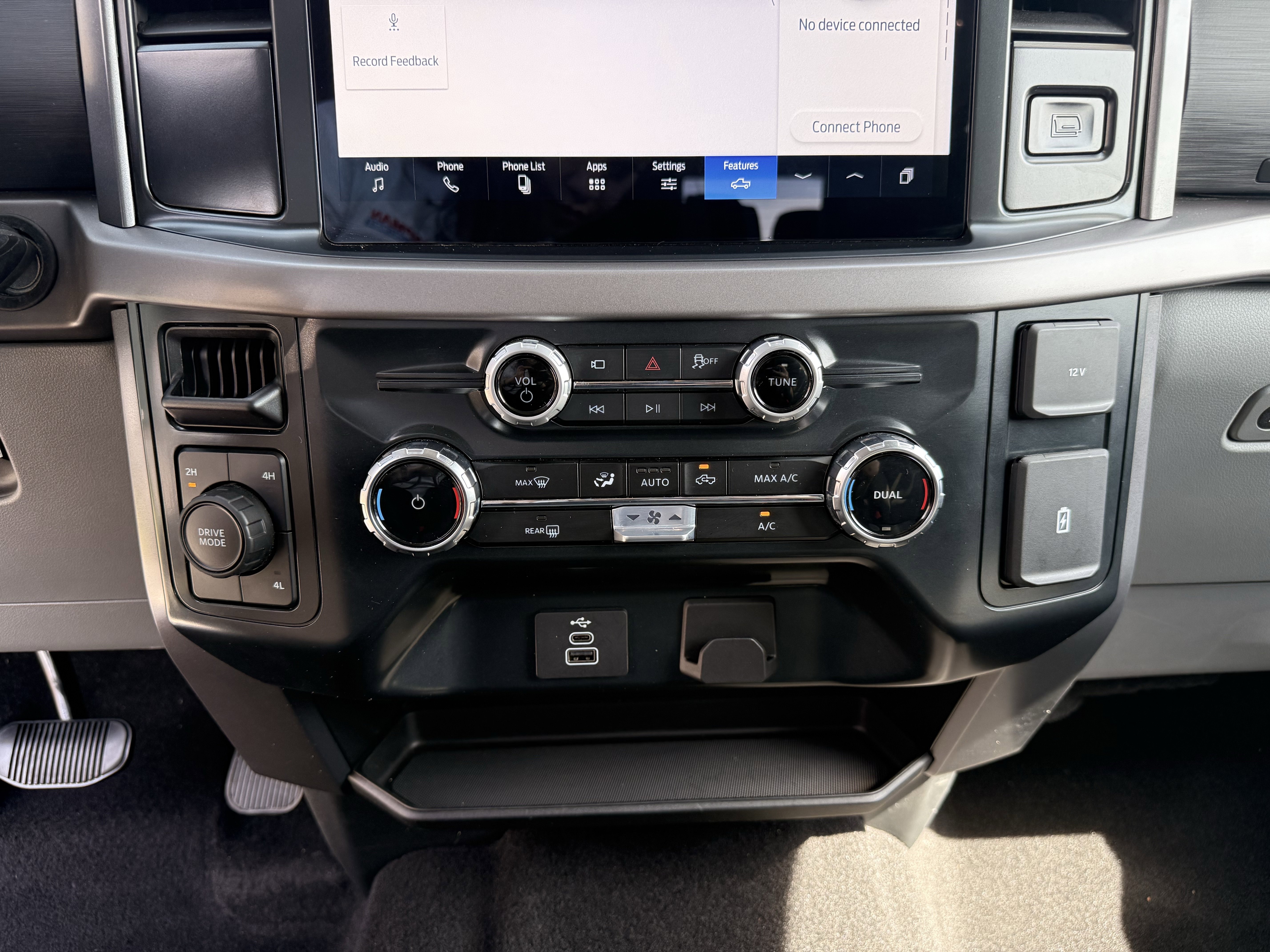 Used 2025 Silver Metallic Ford XLT image 24
