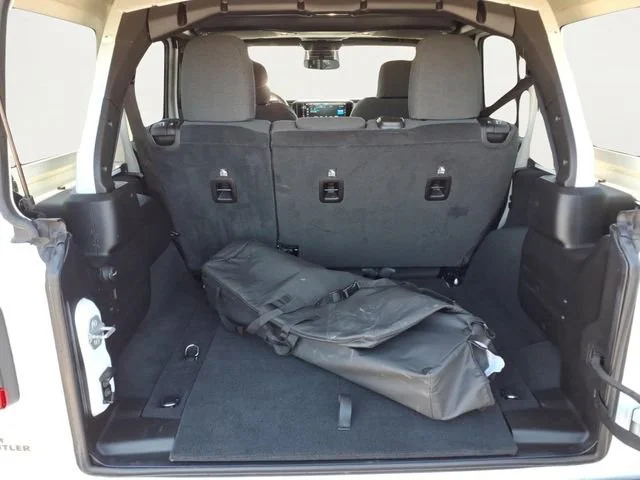 Used 2026  Jeep Sahara image 19