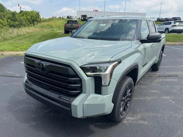 New 2026 Lunar Rock Toyota SR5 image 7