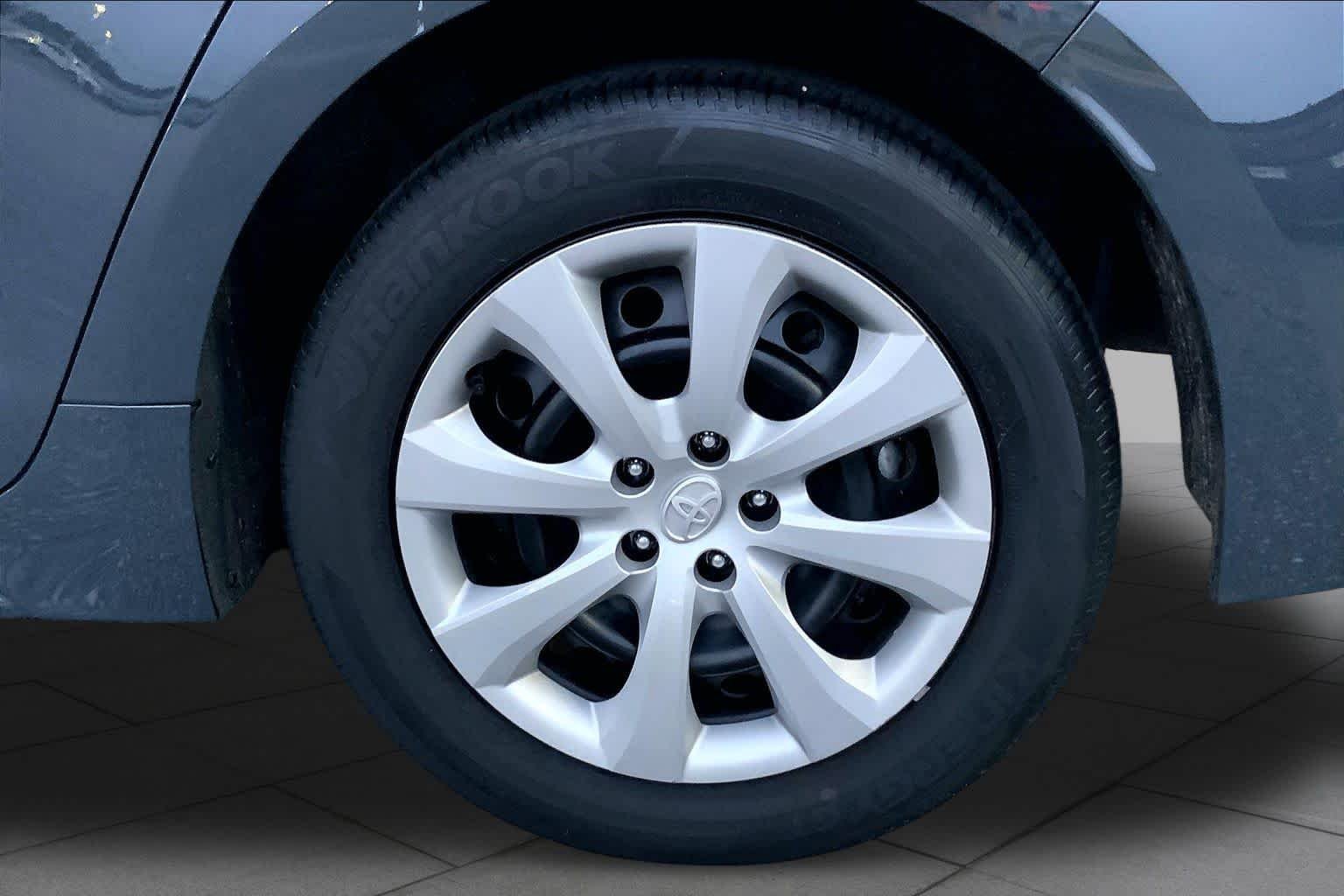 Used 2025 Underground Toyota LE image 11