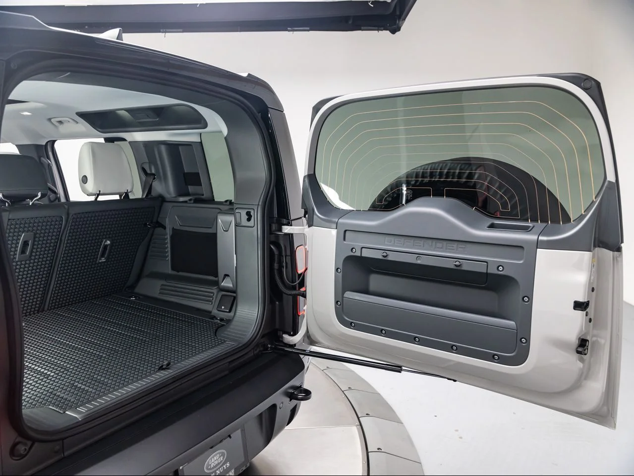 New 2026 Borasco Grey Land Rover P400 X-Dynamic SE image 33