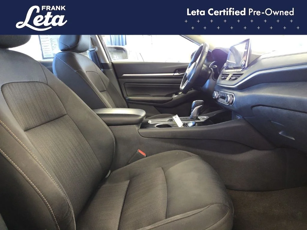 Used 2022 Black Nissan 2.5 SV image 20