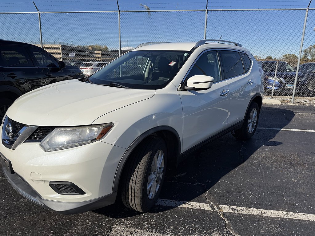 Used 2016 Pearl White Nissan SV image 3