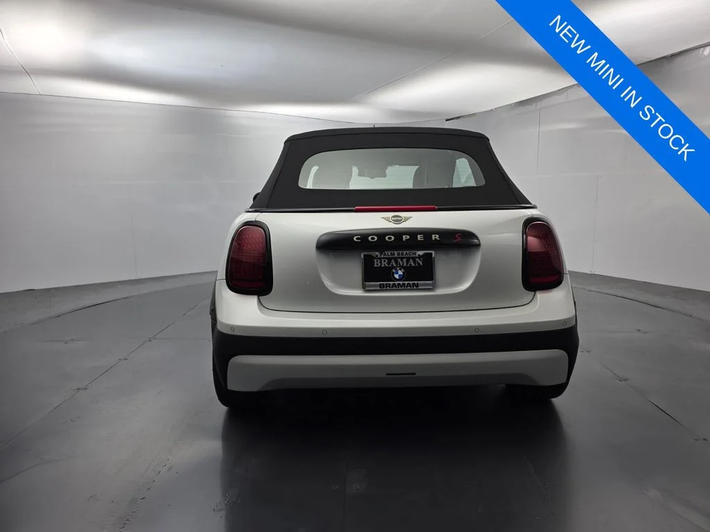 New 2026 White MINI Signature Plus image 6