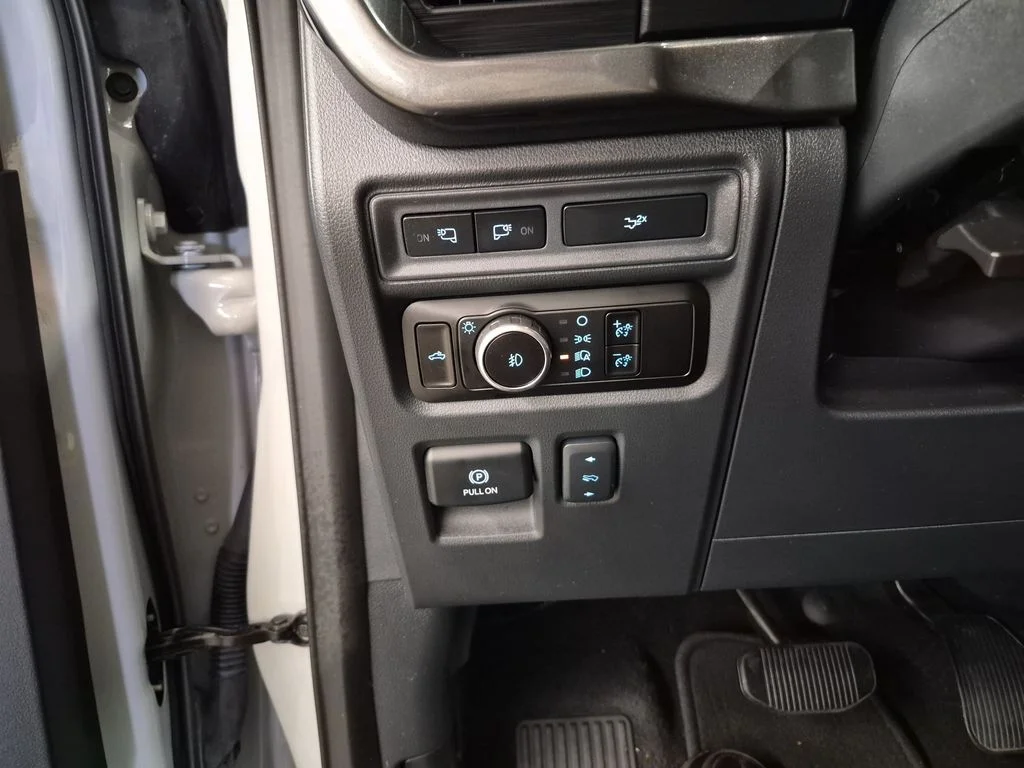 Certified Used 2023 Avalanche Ford XLT image 24