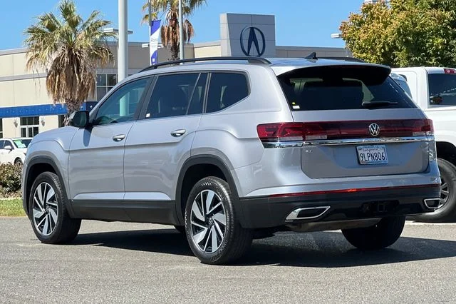 Used 2024  Volkswagen 2.0T SE w/Technology image 6