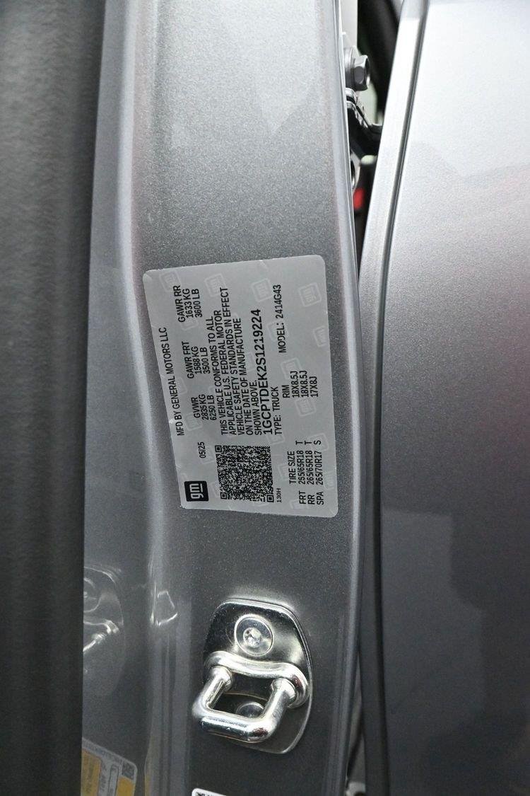 Used 2025 Sterling Gray Metallic Chevrolet Z71 image 35