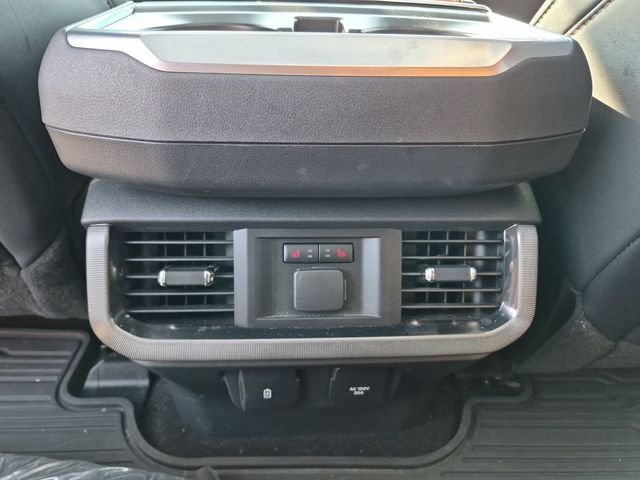 Used 2021  Ford Platinum image 27