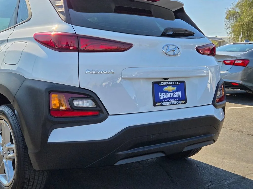 Used 2021 Lunar White Hyundai SE image 5