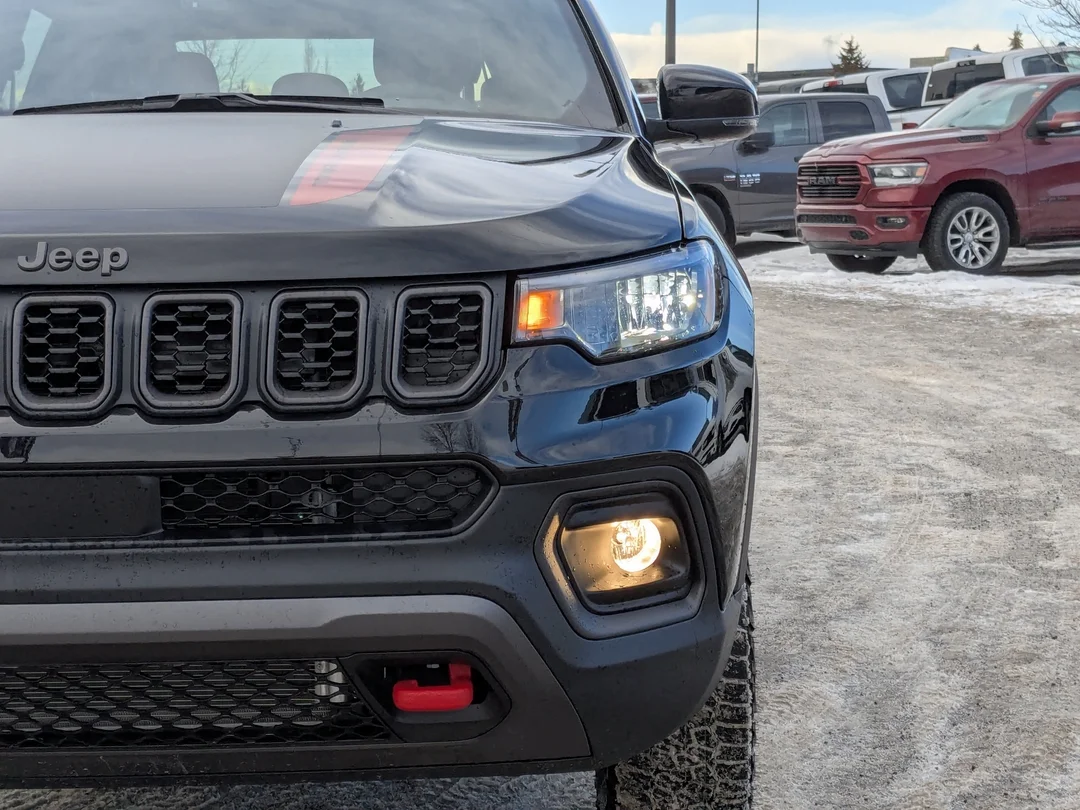 New 2026 Black Jeep Trailhawk - - 4x4 - Sun Sound & Nav - Pano Roof - Active Driving Assist & More! image 10