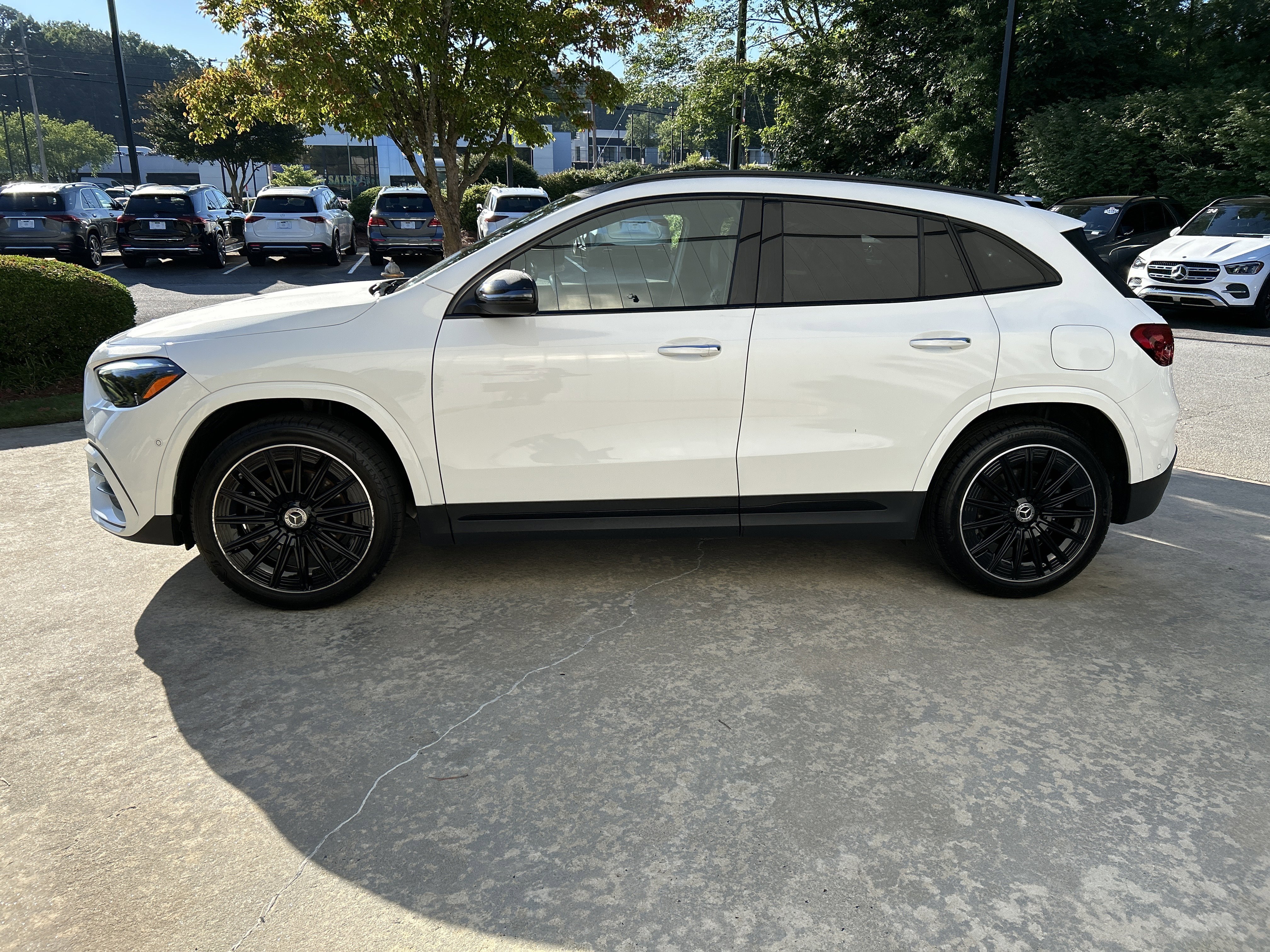 Certified Used 2025 Polar White Mercedes-Benz GLA 250 SUV image 23
