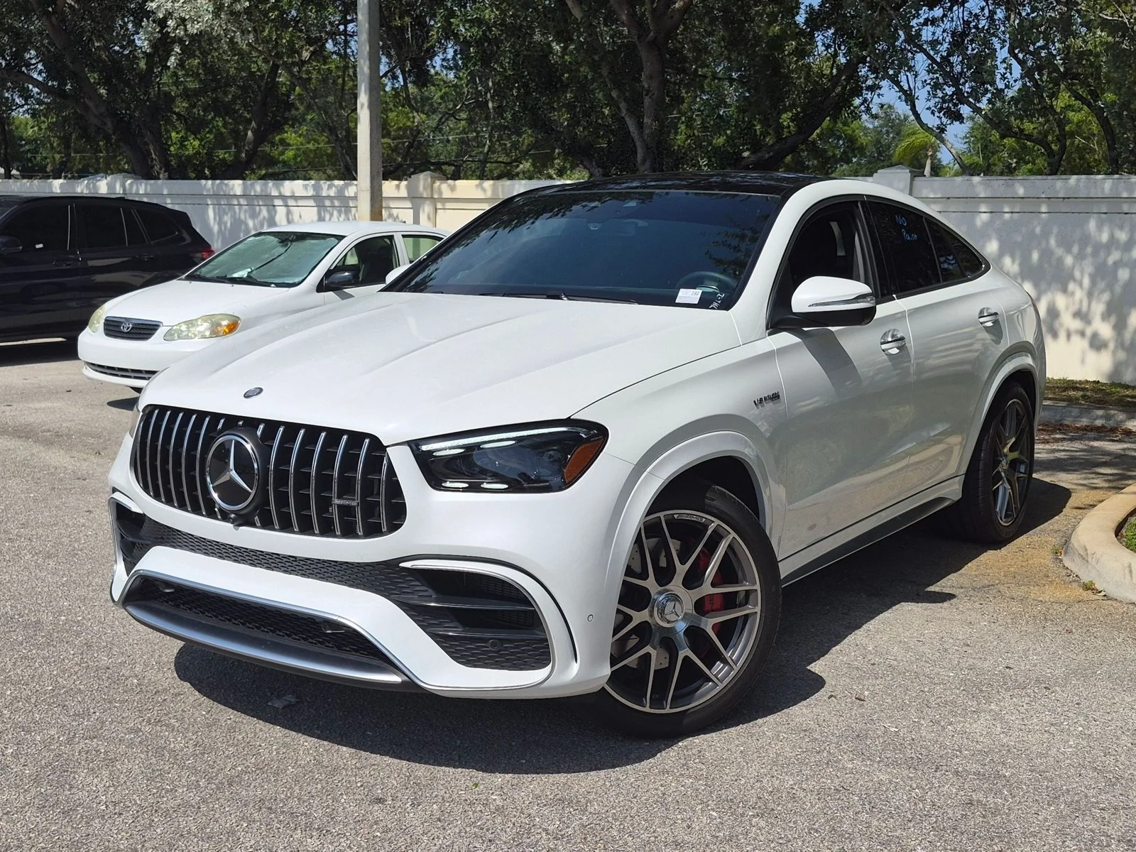 Used 2026 Manufaktur Moonlight White Metallic Mercedes-Benz AMG® GLE 63 S image 1