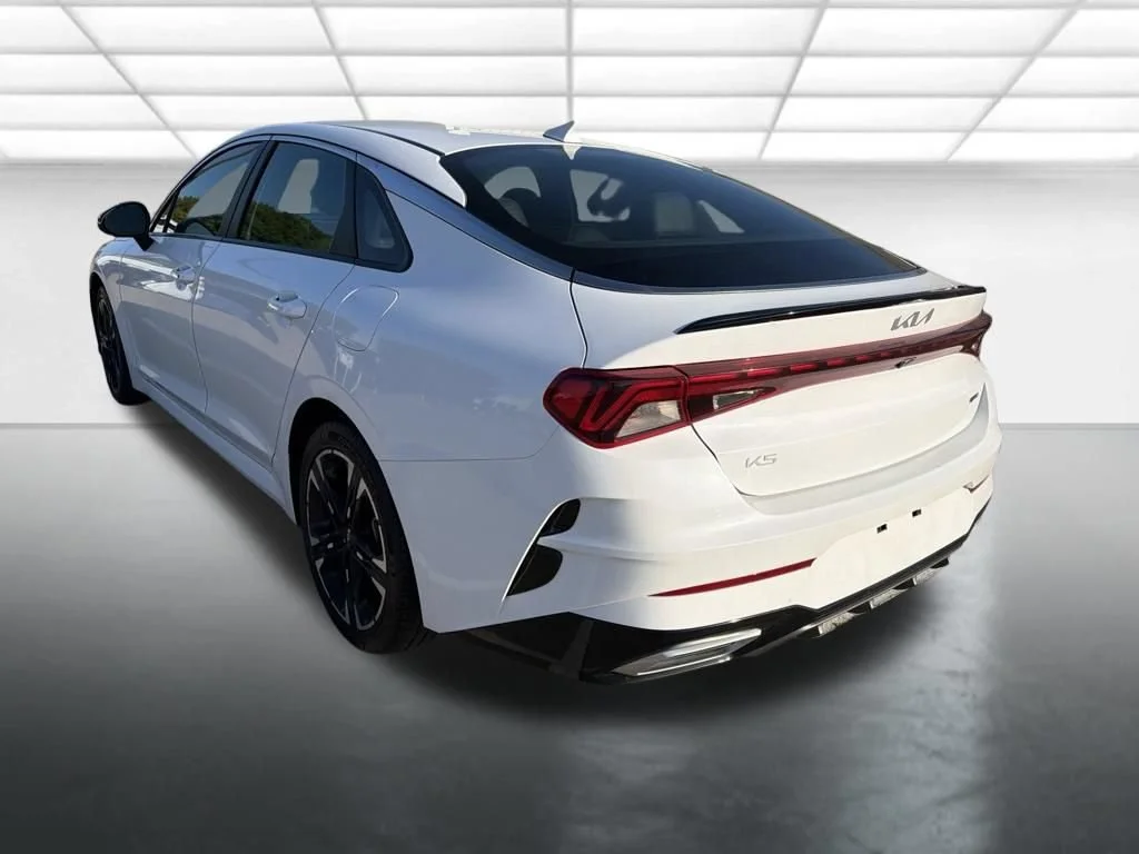 Used 2024 White Kia GT-Line image 4