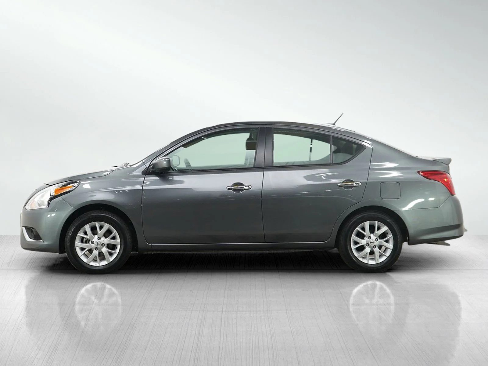 Used 2018 Nissan Versa Sedan SV with VIN 3N1CN7AP3JL823905 for sale in Bloomington, Minnesota