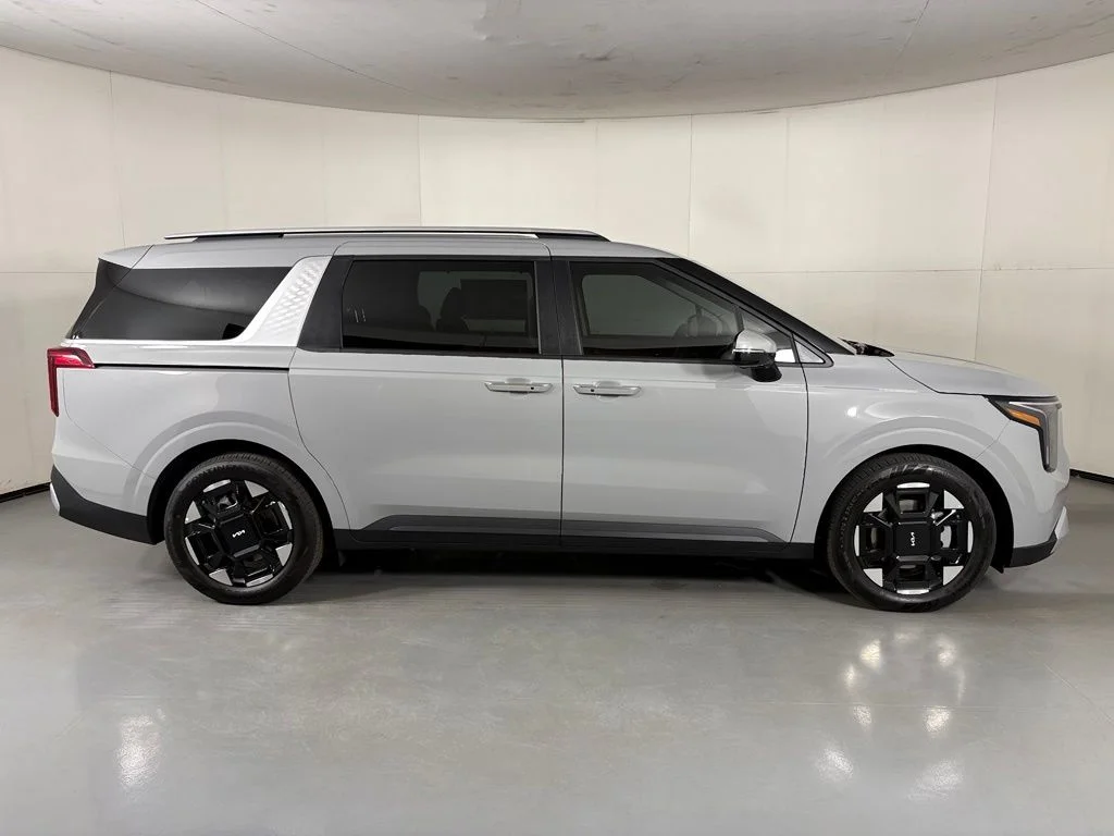 New 2026 Ceramic Silver Kia EX image 10