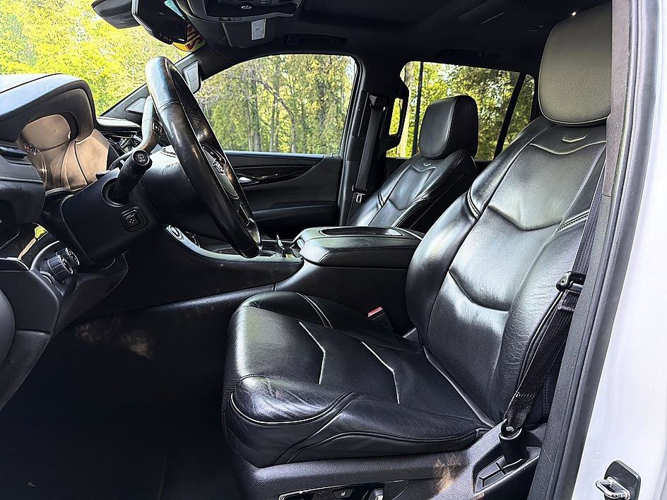 Used 2016 Crystal White Tricoat Cadillac Platinum image 11