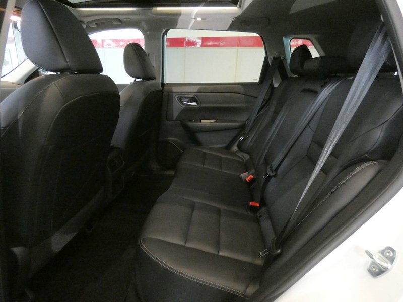 Used 2023 WHITE Nissan FWD SL image 24