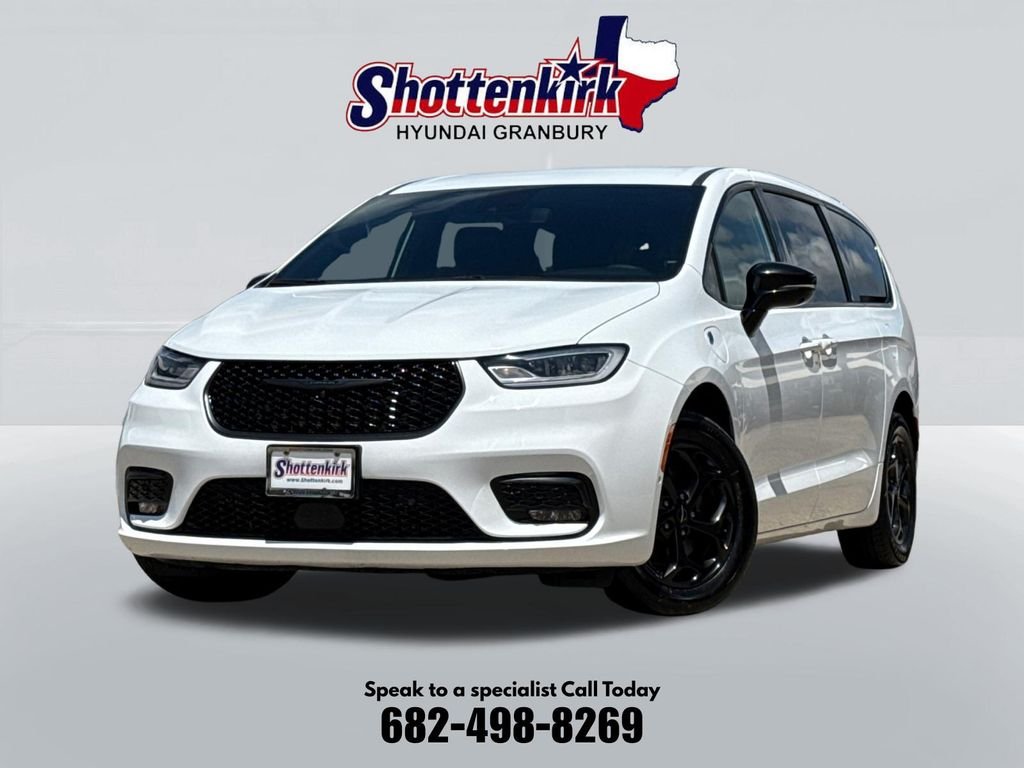 2024 Chrysler Pacifica Hybrid Select S-Appearance PHEV's photo