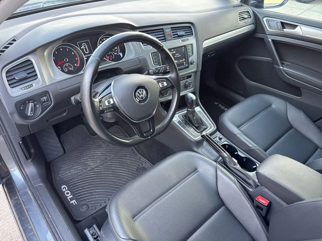 Used 2016 Gray Volkswagen SE image 21