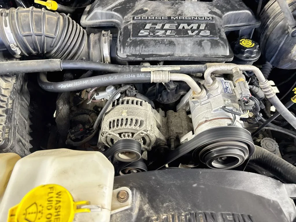 Used 2004 Black Dodge SLT image 33