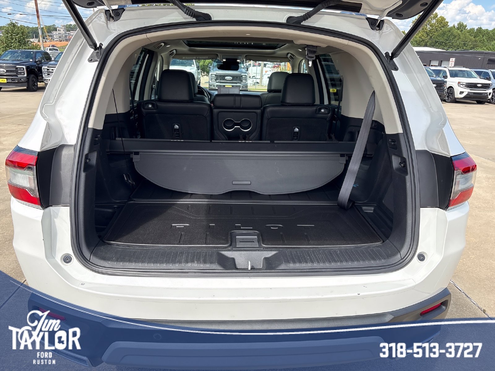 Used 2024 White Honda Touring image 28