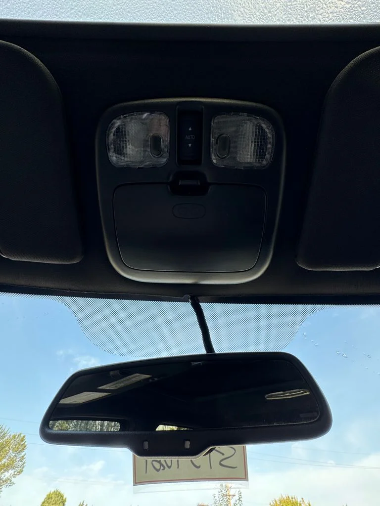 Used 2011 White Suede Ford Limited image 22