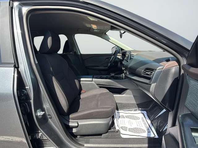 Used 2023 Gray Nissan S image 12