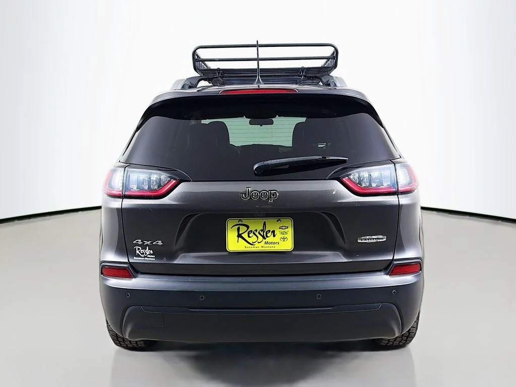 Used 2019 Gray Jeep Latitude Plus image 7