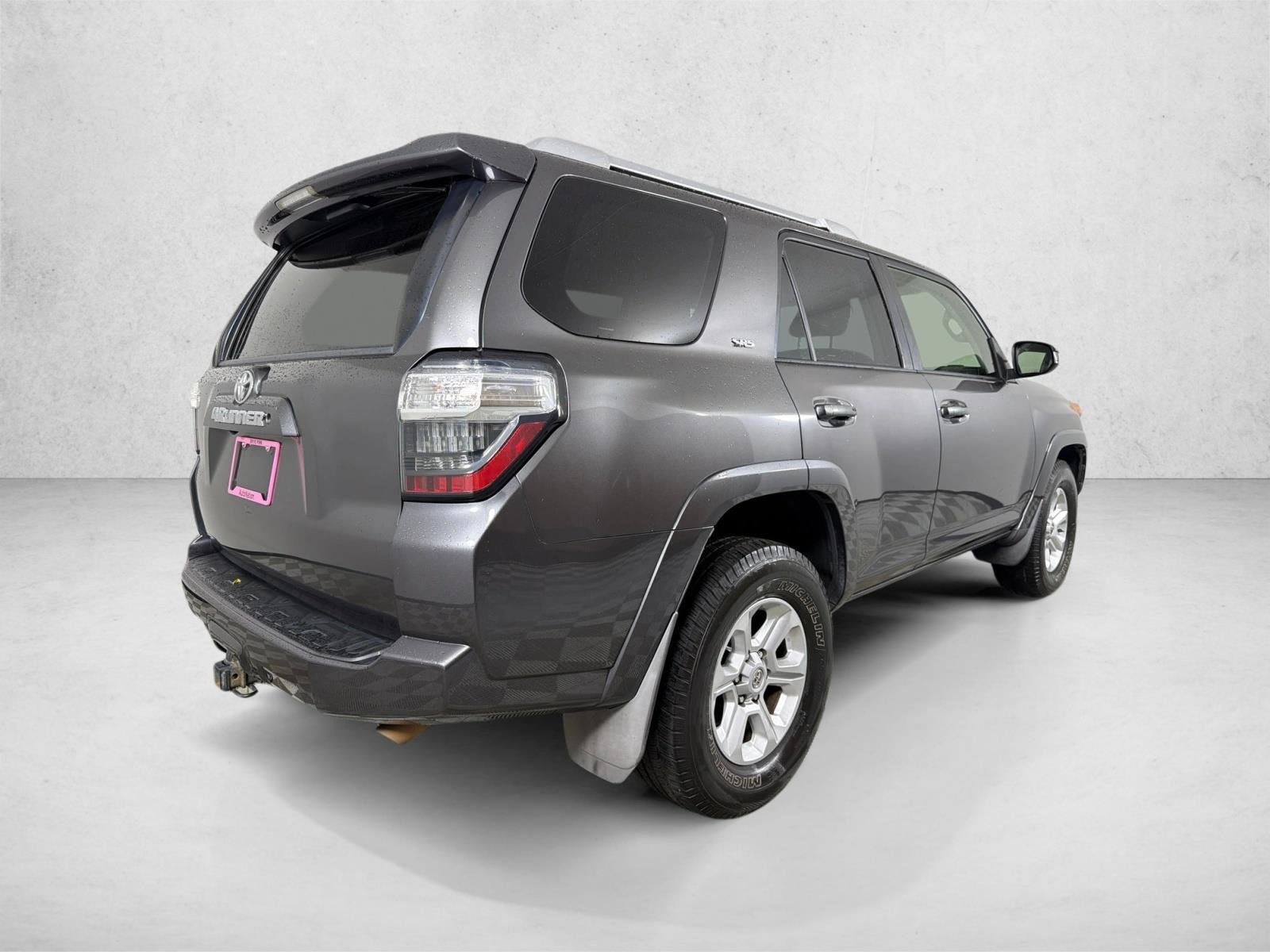 Used 2016 Magnetic Gray Metallic Toyota SR5 image 4