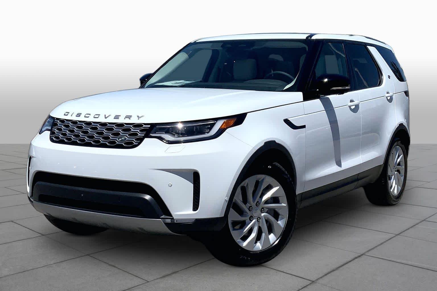 2026 Land Rover Discovery P300 S's photo
