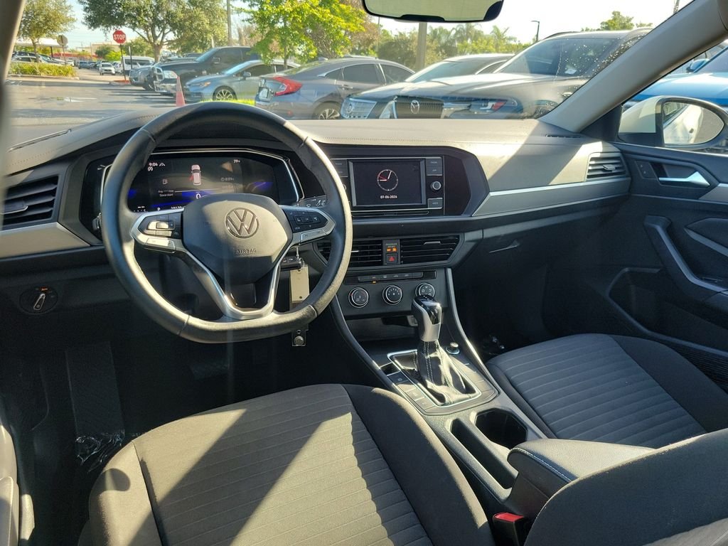 Certified Used 2024  Volkswagen 1.5T S image 9