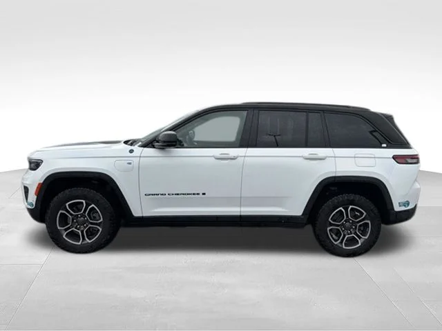 Used 2023 White Jeep Trailhawk 4xe image 7